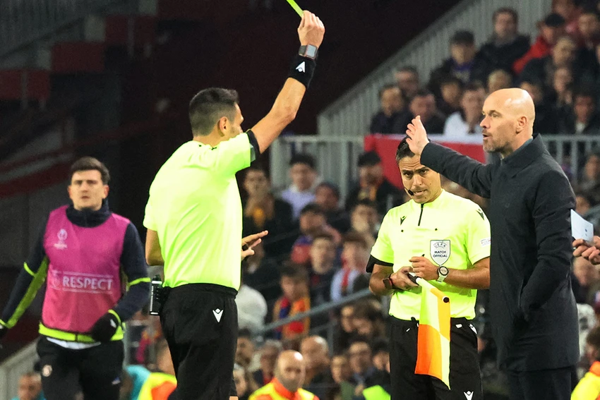 ten-hag-yellow-card.jpg