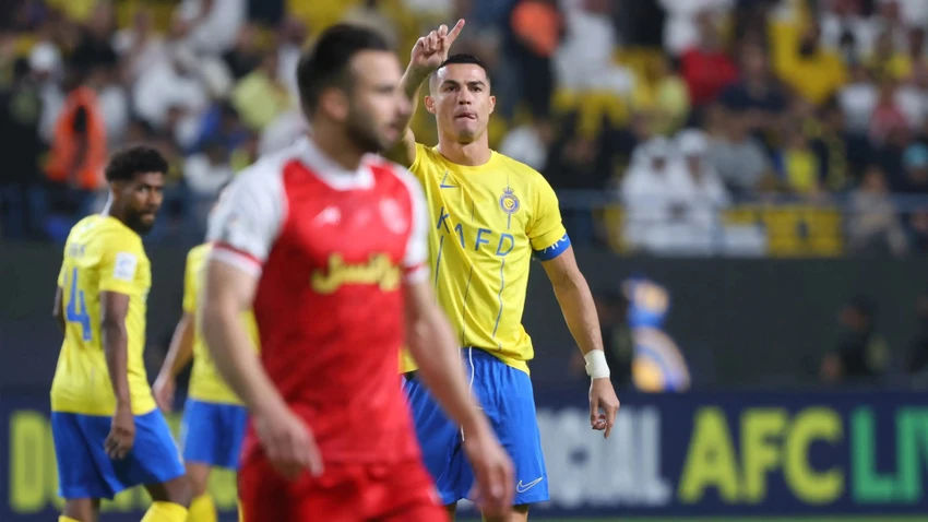 ronaldo-bi-chan-thuong-sau-hanh-dong-dep-xin-tu-choi-phat-den (2).jpg