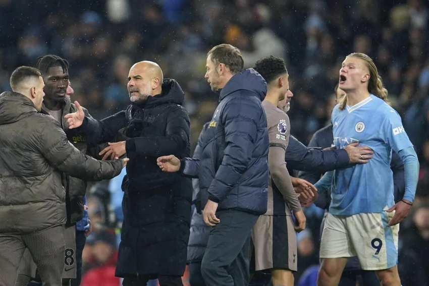 hlv-pep-guardiola-gay-soc-khi-tuyen-bo-man-city-tiep-tuc-vo-dich (3).jpg