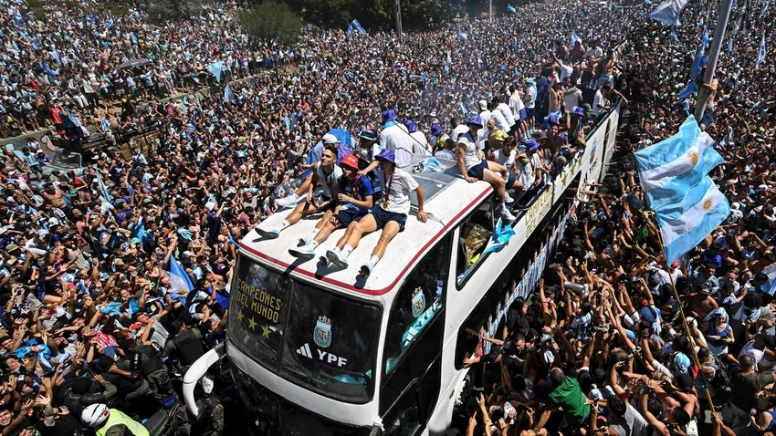argentina-ky-niem-1-nam-ngay-messi-va-dong-doi-vo-dich-the-gioi-1-4957.jpg