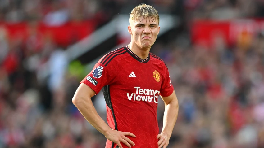 chu-moi-cat-giam-nhan-su-man-united-3-7491.png