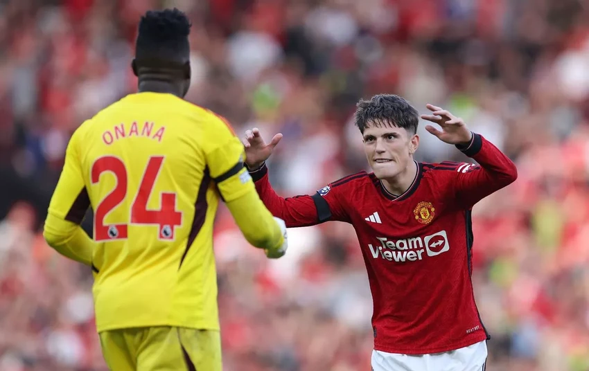 ly-giai-doc-dao-ve-phong-do-tham-hai-cua-onana-trong-mau-ao-man-united-3-715.png