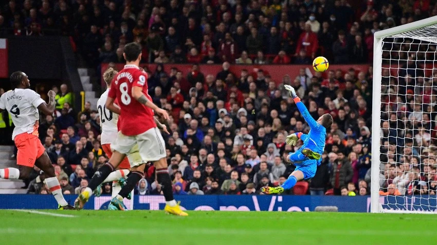 man-united-tu-hao-ve-ky-luc-dang-kinh-ngac-trong-ngay-tang-qua-3-9966.jpg