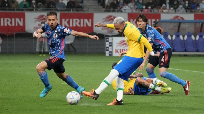 nhat-ban-dua-hang-khung-choi-asian-cup-canh-bao-cac-doi-thu-2-2420.jpg