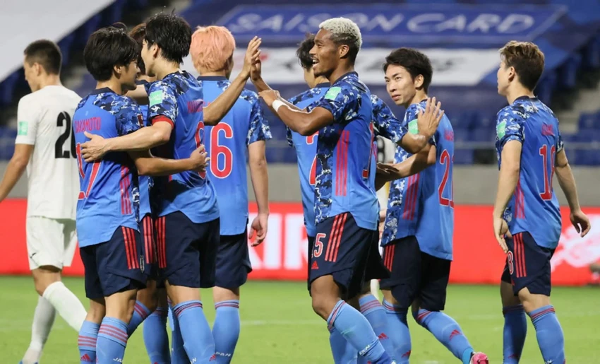 doi-thu-lon-cua-tuyen-viet-nam-doi-vo-dich-asian-cup-5-3817.jpg