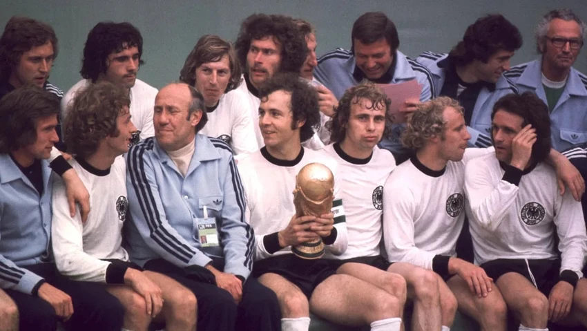 ca-nuoc-duc-bang-hoang-va-tiec-thuong-hoang-de-beckenbauer-3-4188.jpg