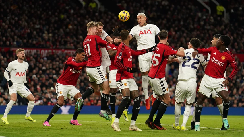 hojlund-va-rashford-no-sung-man-united-cho-qua-con-bi-cuc (1).png