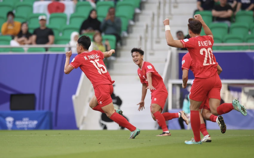 doc-dao-2-tran-thua-cua-tuyen-viet-nam-trong-top-hay-nhat-asian-cup (6).jpg
