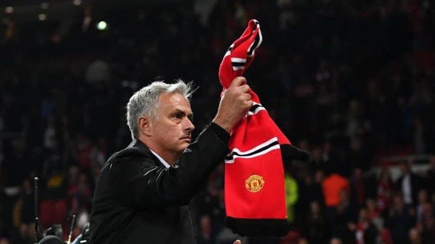 hlv-mourinho-don-duong-tro-lai-man-united-thay-the-ten-hag (1).jpg