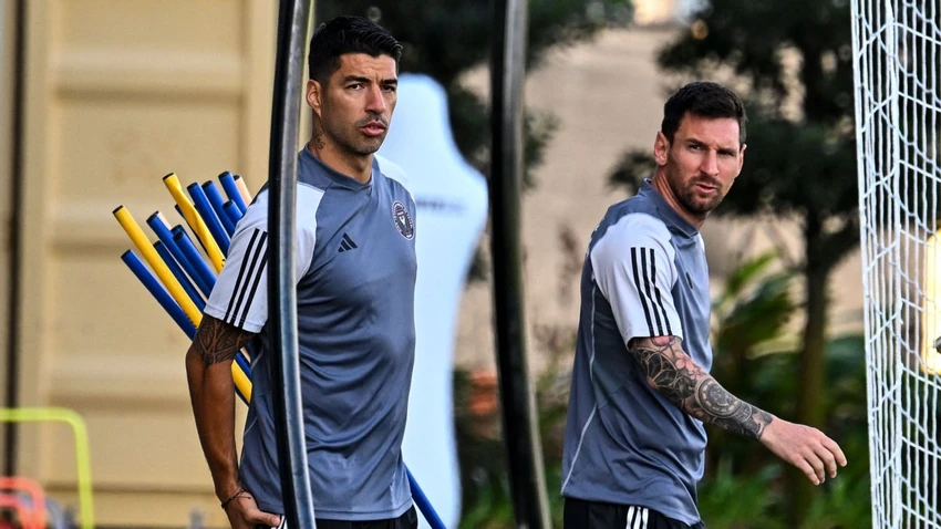 suarez-giai-nghe-cung-luc-voi-messi (4).jpg