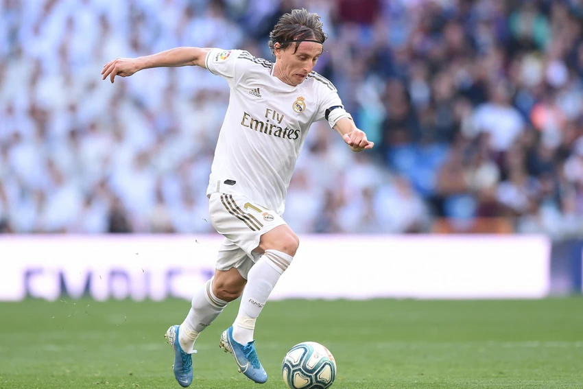 modric-chia-tay-real-madrid-gia-nhap-doi-bong-cua-messi (2).jpg