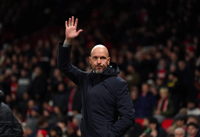 hlv-ten-hag-bi-canh-bao-mat-ghe-nong-o-man-united (2).jpg