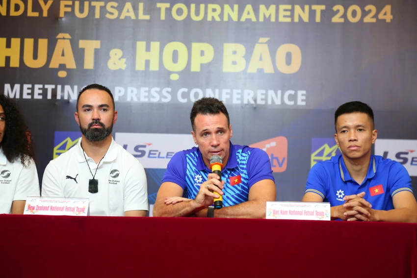 thu-thach-lon-cho-futsal-viet-nam (2).JPG