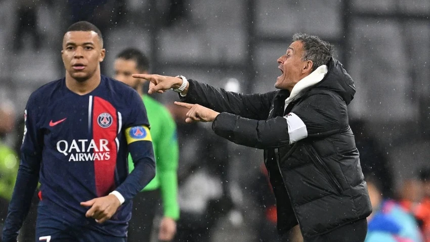 bi-doi-xu-te-mbappe-qua-chan-nan-o-psg (3).jpg