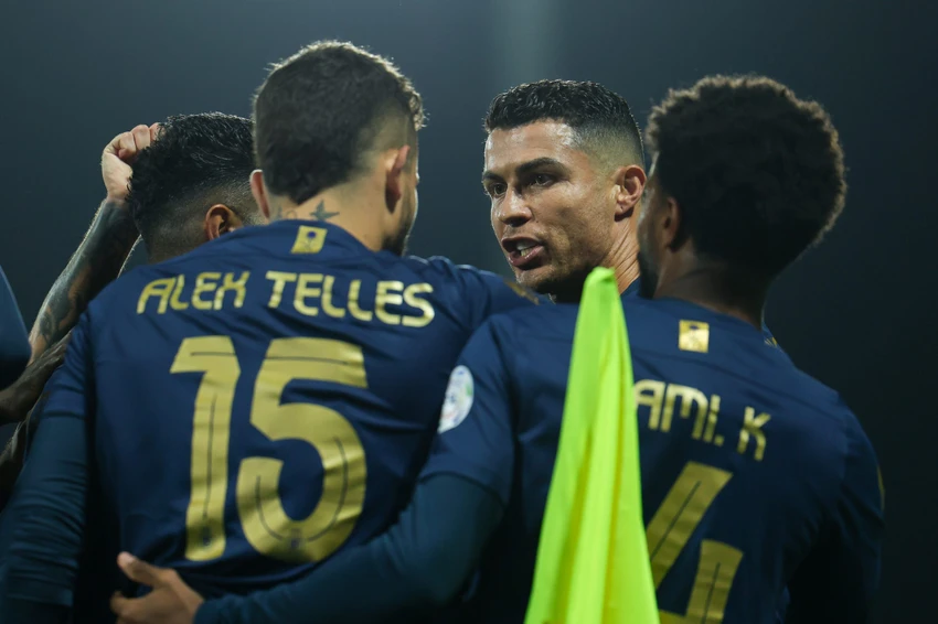 ronaldo-keo-dai-ky-luc-ghi-ban-va-kien-tao-dang-kinh-ngac (2).jpg