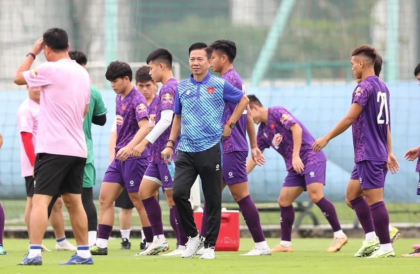 HLV Hoàng Anh Tuấn