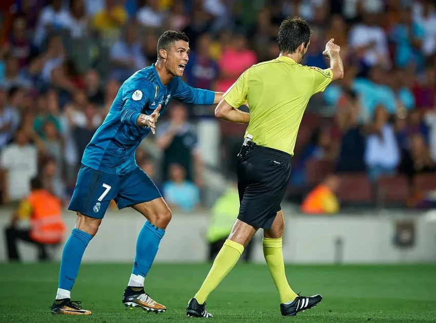 tat-ca-deu-muon-ham-hai-ronaldo (3).jpg