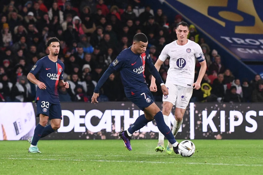 mbappe-quay-pha-psg-va-hanh-dong-si-nhuc-chu-tich-clb (3).jpg