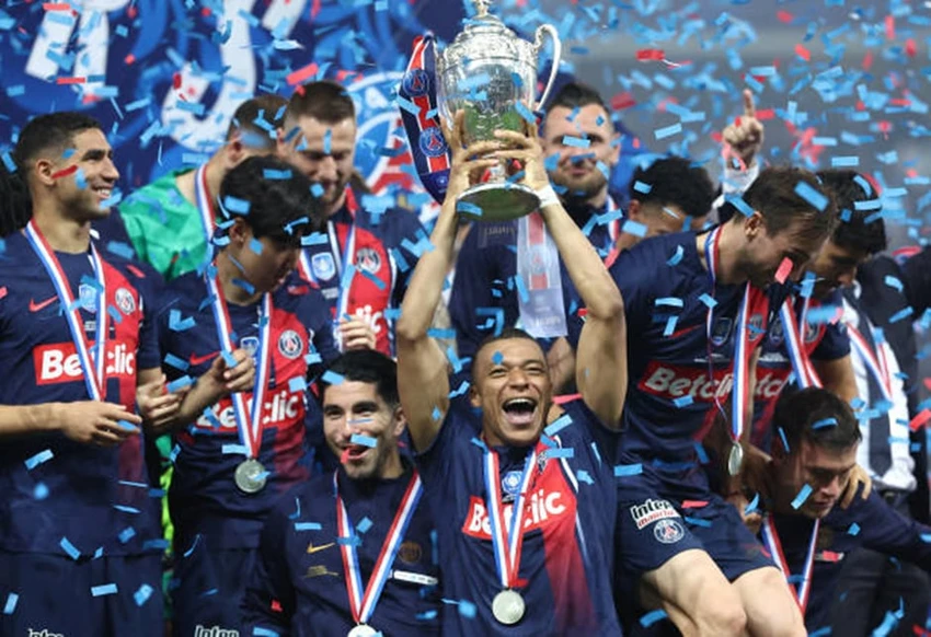 nguoi-ham-mo-tiec-nuoi-toni-kroos-mbappe-tron-ven-cung-psg (1).jpg
