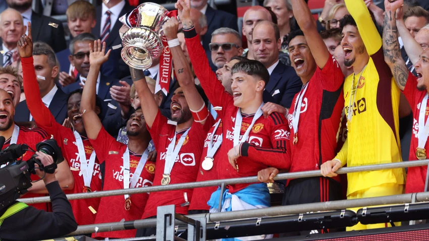 ong-chu-man-united-tuyen-bo-thang-ve-lenh-cam-du-cup-chau-au-va-hlv-ten-hag (1).jpg