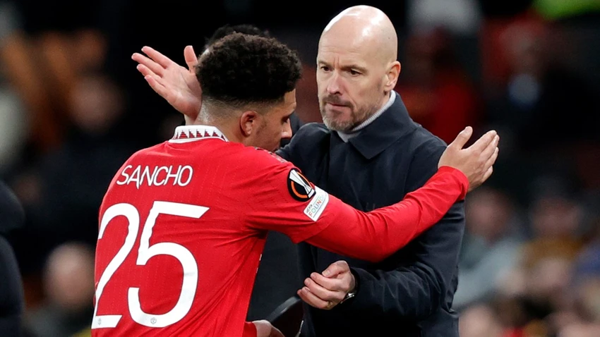 HLV Mourinho nói lời cay đắng