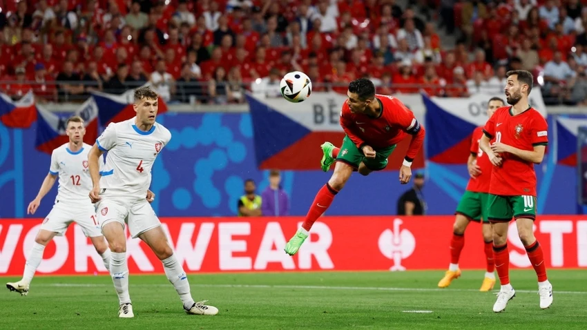 Ronaldo giỏi hơn Messi