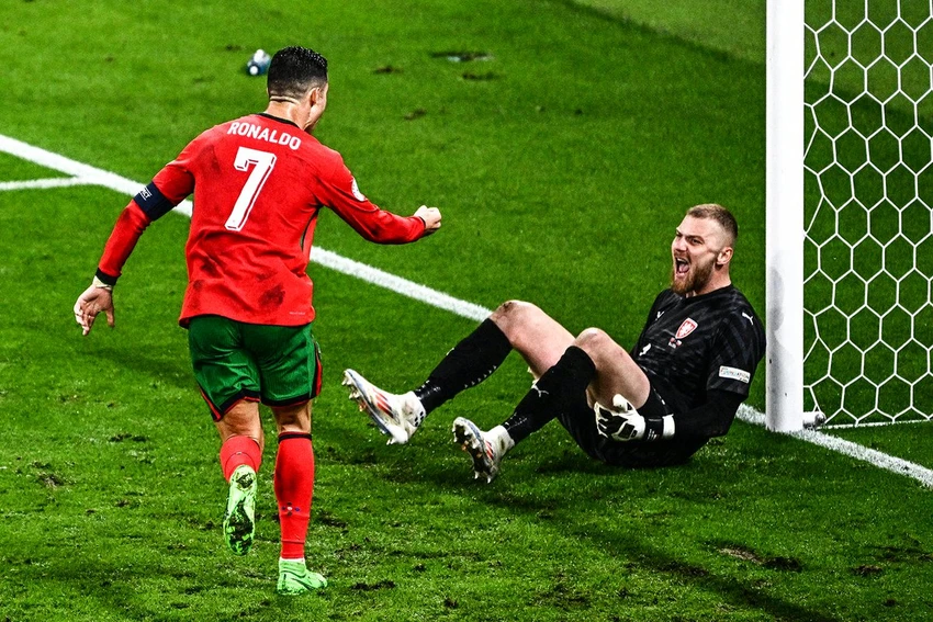 Ronaldo bị chỉ trích