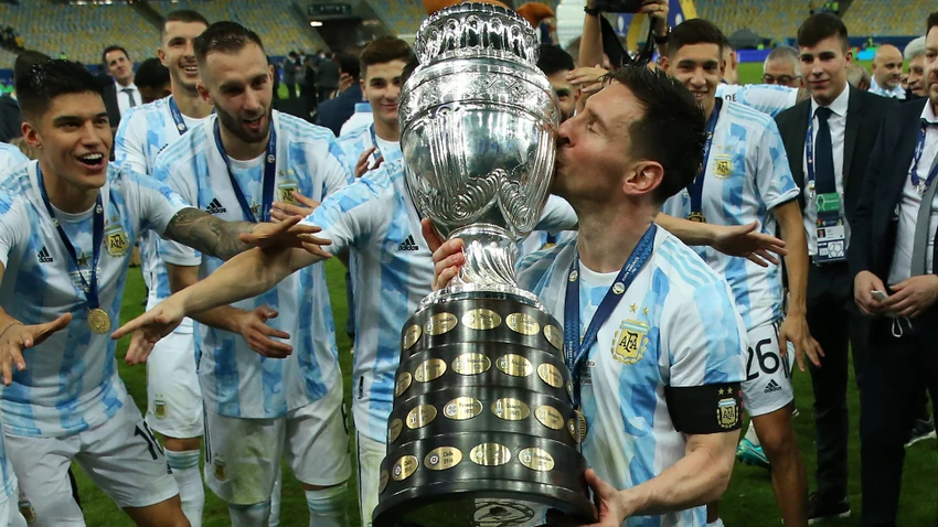 sau-ronaldo-o-san-choi-euro-messi-pha-ky-luc-cua-chinh-minh (1).jpg
