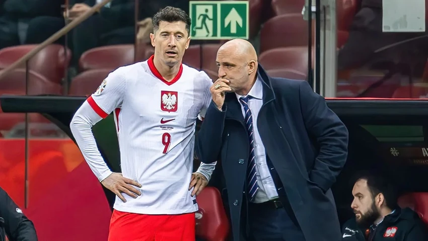 Lewandowski ra sân