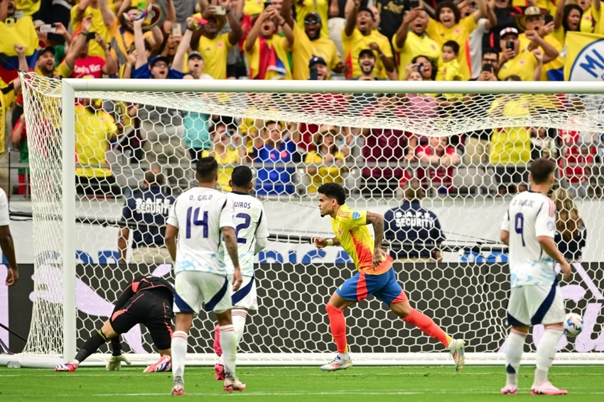 de-bep-paraguay-doi-tuyen-brazil-se-bat-tay-colombia (2).jpg