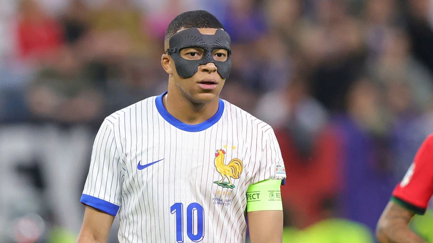 mbappe-la-suc-manh-hay-ganh-nang-cua-doi-tuyen-phap (3).jpg