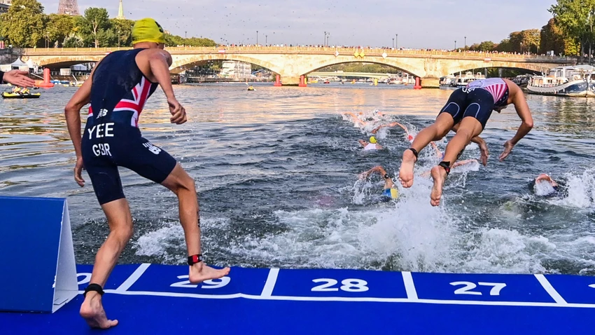 soc-nuoc-song-seine-o-nhiem-gay-roi-cac-nha-to-chuc-olympic-paris-2024 (3).jpg