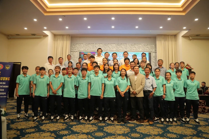 tuyển nữ TP.HCM