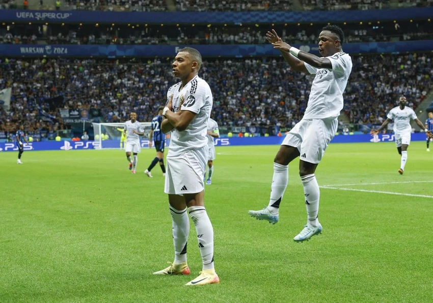 ngoi-sao-mbappe-bi-dan-anh-tren-tuyen-phap-chi-trich (2).jpg