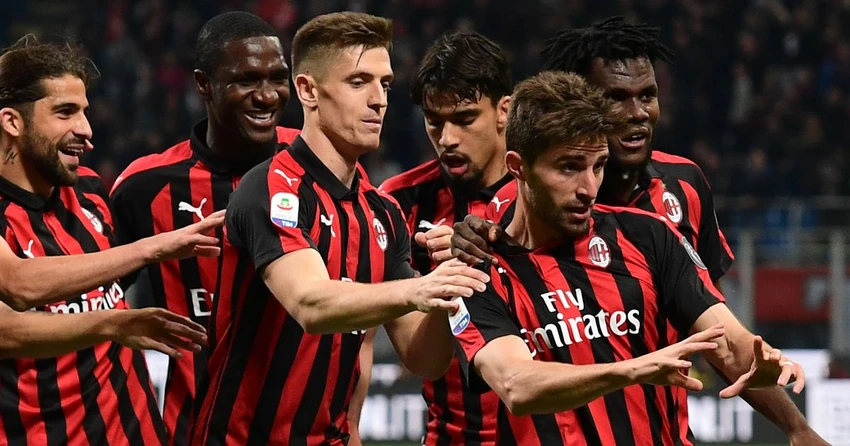 chu-nha-ac-milan-de-chia-diem-livepool (5).jpg