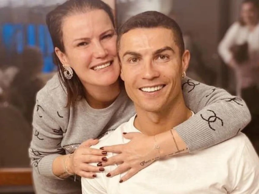 chi-gai-cua-cristiano-ronaldo-tra-dua-nguoi-dam-che-em-trai-minh (3).jpg
