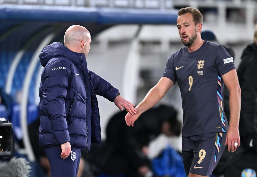 ung-ho-hlv-pep-guardiola-dan-dat-doi-tuyen-anh (3).jpg