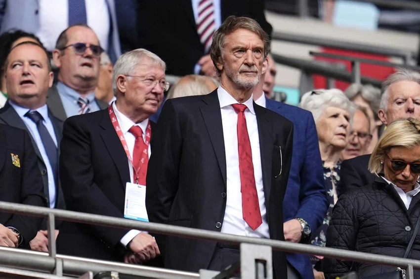 thay-tro-hlv-ten-hag-gay-that-vong-va-su-toi-te-ben-trong-man-united (1).jpg