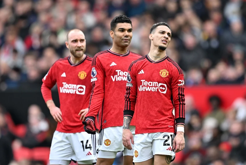 2-ngoi-sao-lanh-luong-cao-cua-clb-man-united-rat-te (2).jpg