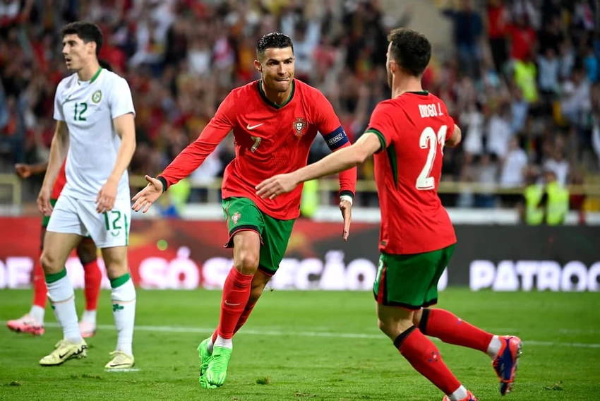 vui-dap-ba-lan-sieu-sao-ronaldo-lap-ky-luc-dang-kinh-ngac (2).jpg