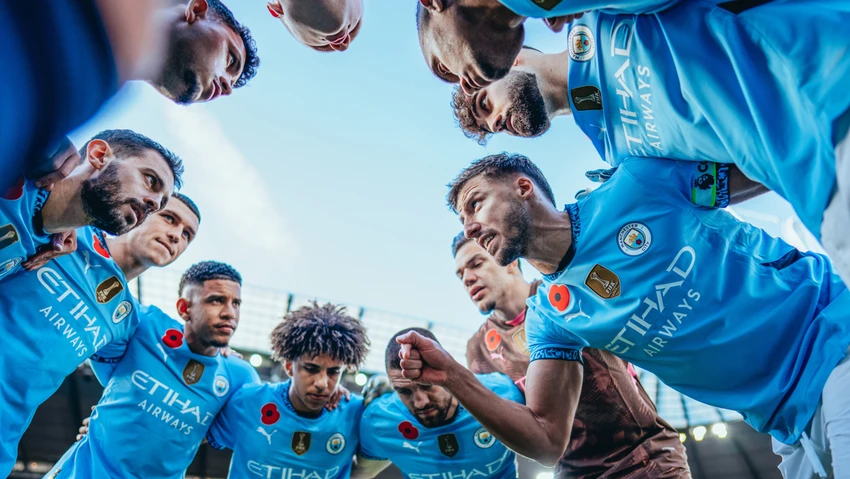 man-city-trung-so-doc-dac-tu-ban-hop-dong-moi-cua-hlv-pep-guardiola (2).jpg