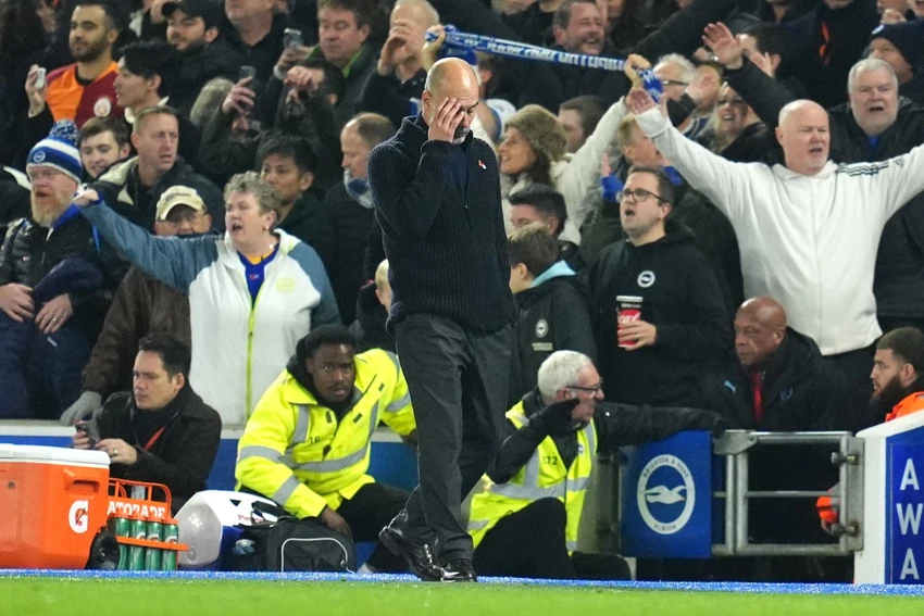 man-city-trung-so-doc-dac-tu-ban-hop-dong-moi-cua-hlv-pep-guardiola (3).jpg