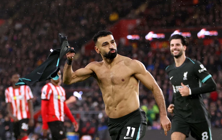 khong-chiu-o-lai-liverpool-tien-dao-salah-bi-phe-phan-ich-ky (1).jpg