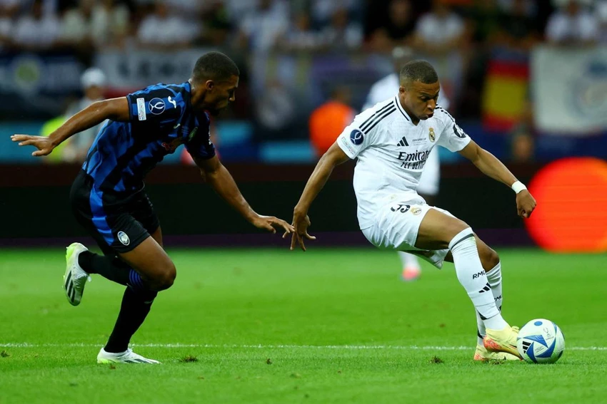 benzema-co-moi-tham-thu-voi-dan-em-mbappe (1).jpg