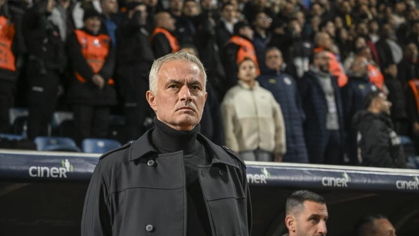 nguoi-ham-mo-lo-lang-cho-hlv-jose-mourinho-co-suc-khoe-dang-lo-ngai-1-3545.jpg