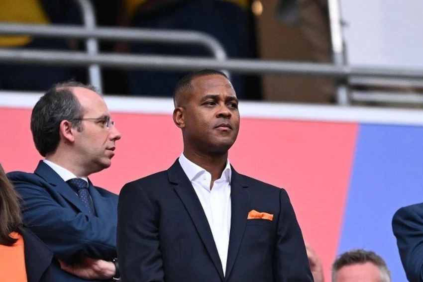 kluivert-bi-nghi-ngo-o-doi-tuyen-indonesia (2).jpg
