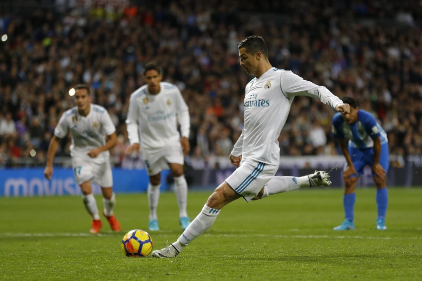tranh-cai-gay-gat-ve-ky-luc-ban-thang-cua-sieu-sao-ronaldo (2).jpg