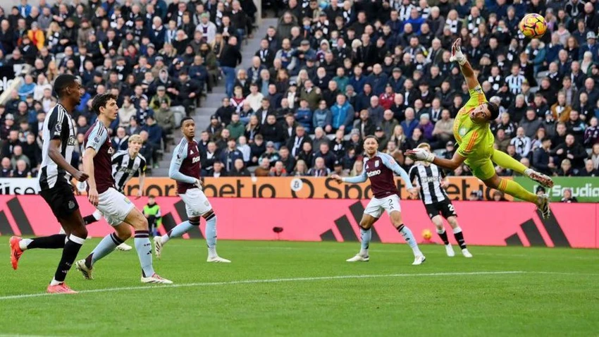 newcastle-united-va-aston-villa-nhan-cu-soc-lon (1).jpg