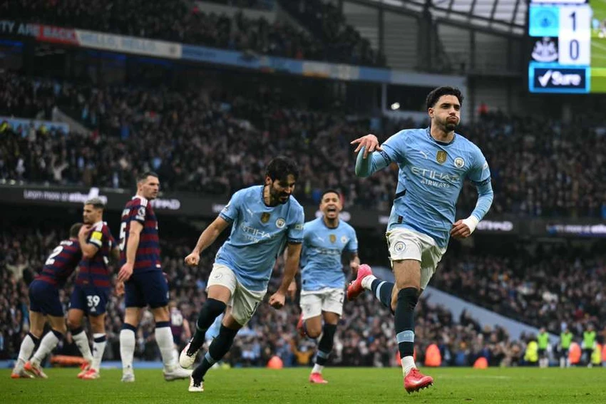 hlv-pep-guardiola-va-cuoc-tai-dau-nay-lua-cua-man-city (1).jpeg