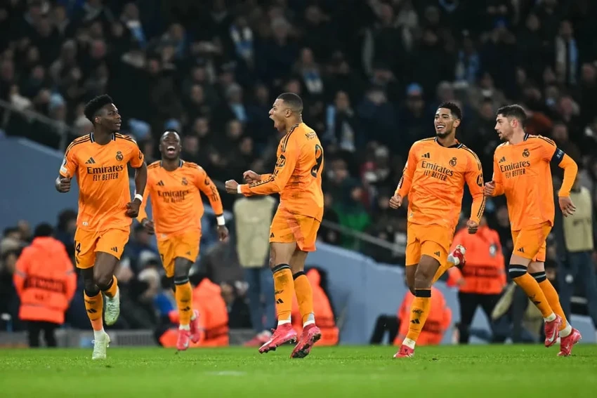 hlv-pep-guardiola-va-cuoc-tai-dau-nay-lua-cua-man-city (4).jpg